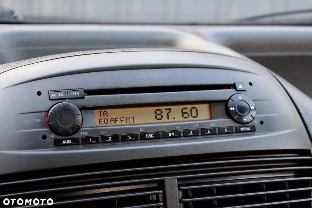 Fiat Punto 1.4 16V Sporting - 24