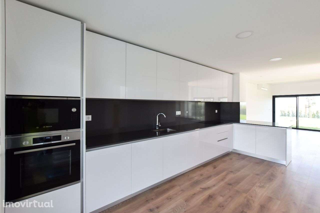 Moradia Geminada com vista rio/mar | Serra de Carnaxide - Grande imagem: 2/22