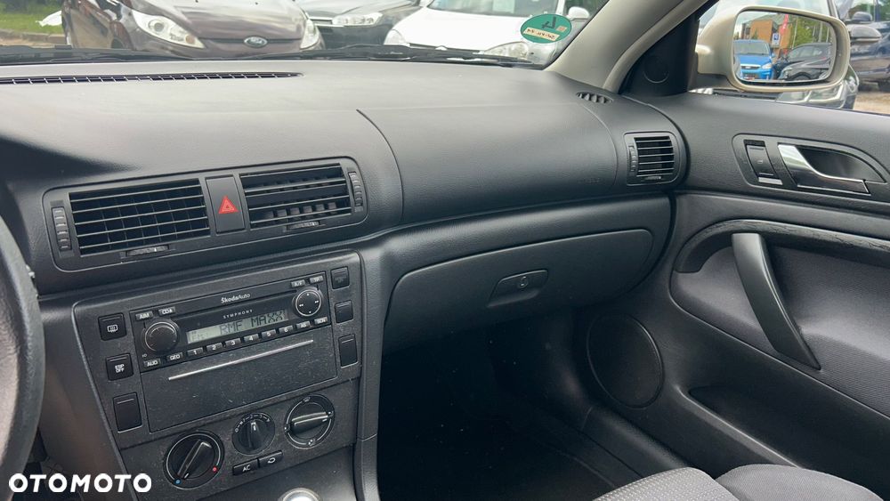 Skoda Superb 2.0 Comfort - 24