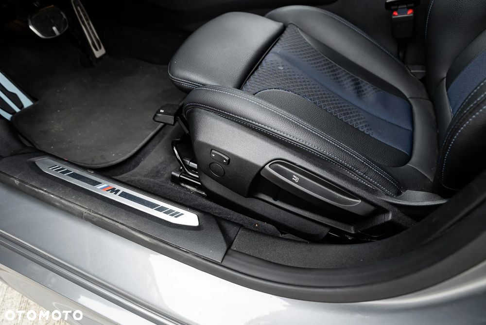 BMW Seria 2 218i - 18