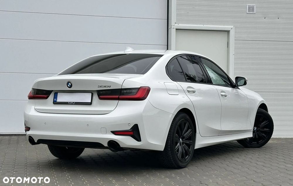 BMW Seria 3 330i Sport - 4