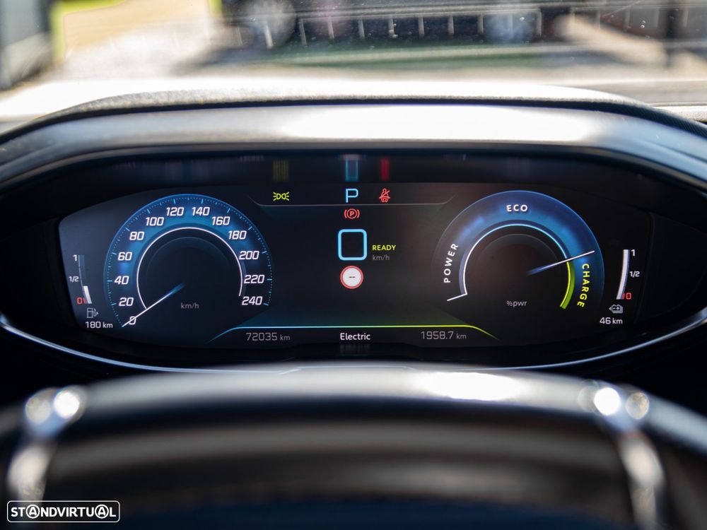 Peugeot 3008 1.6 Hybrid4 GT Pack e-EAT8 - 27