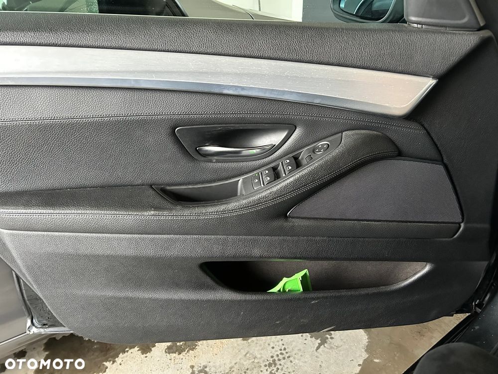 BMW Seria 5 520d - 8