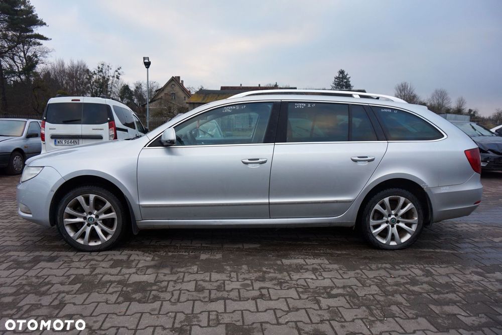 SKODA SUPERB II 3T KOMBI 2013 LA7W 2.0 TDI CFFB 140KM MTZ SREBRNY na części - 2