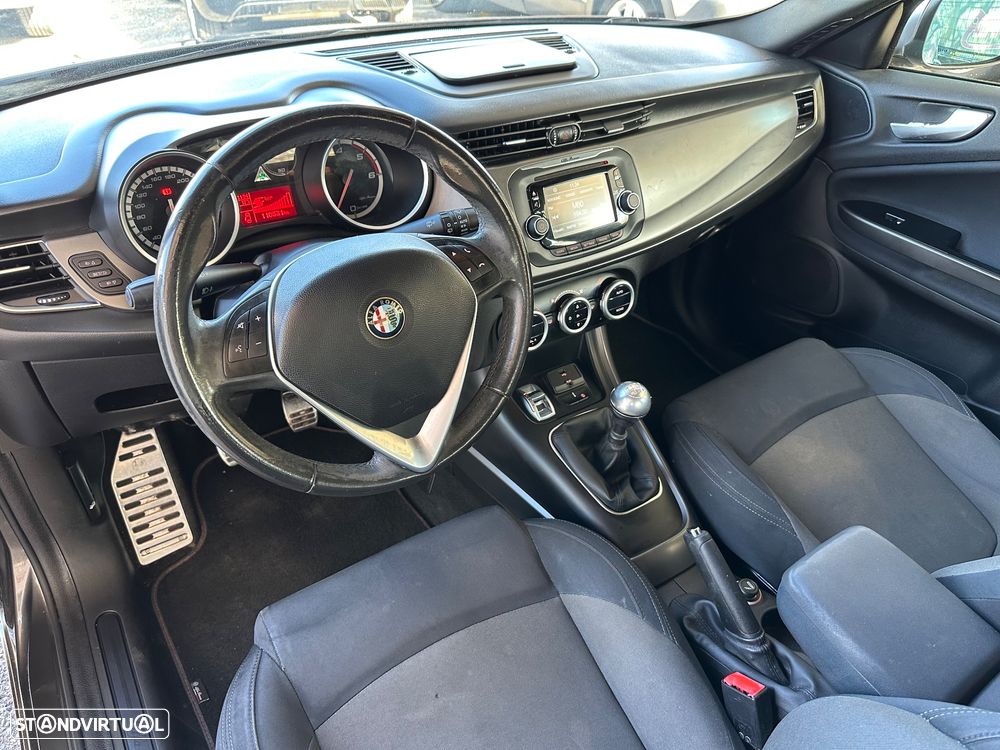 Alfa Romeo Giulietta 2.0 JTDM Trofeo - 11
