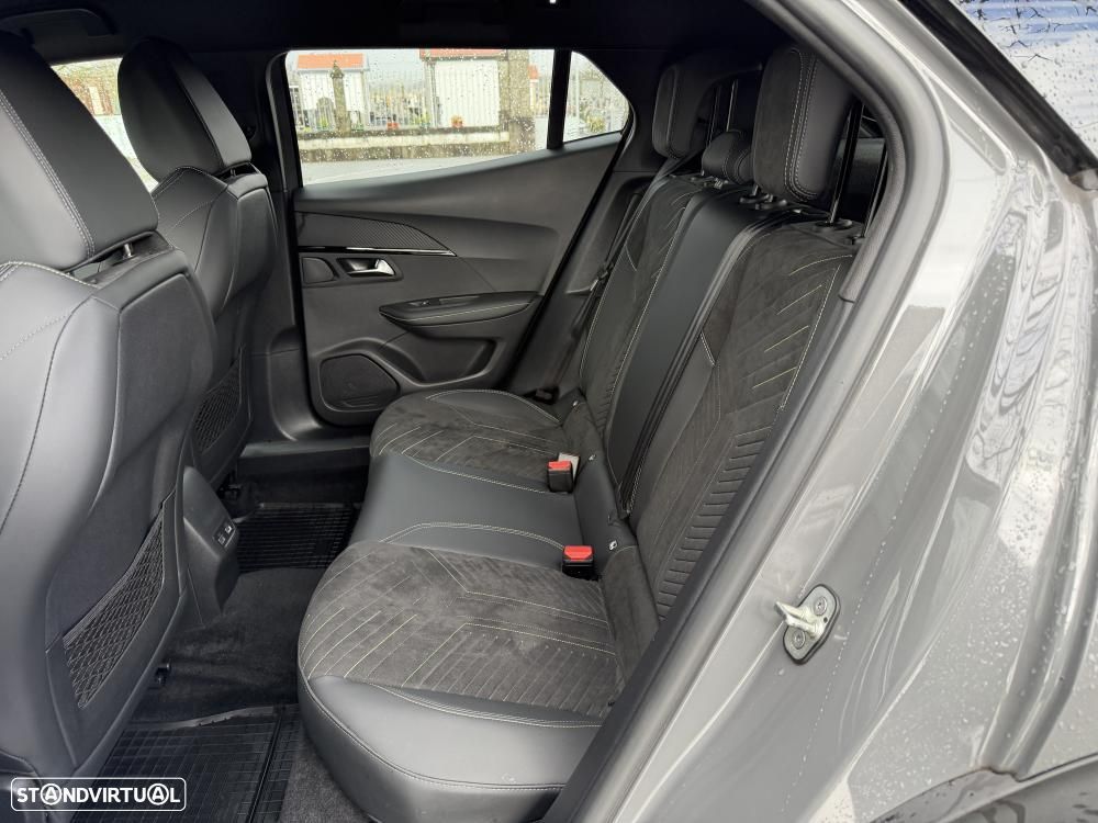 Peugeot e-2008 54 kWh GT - 26