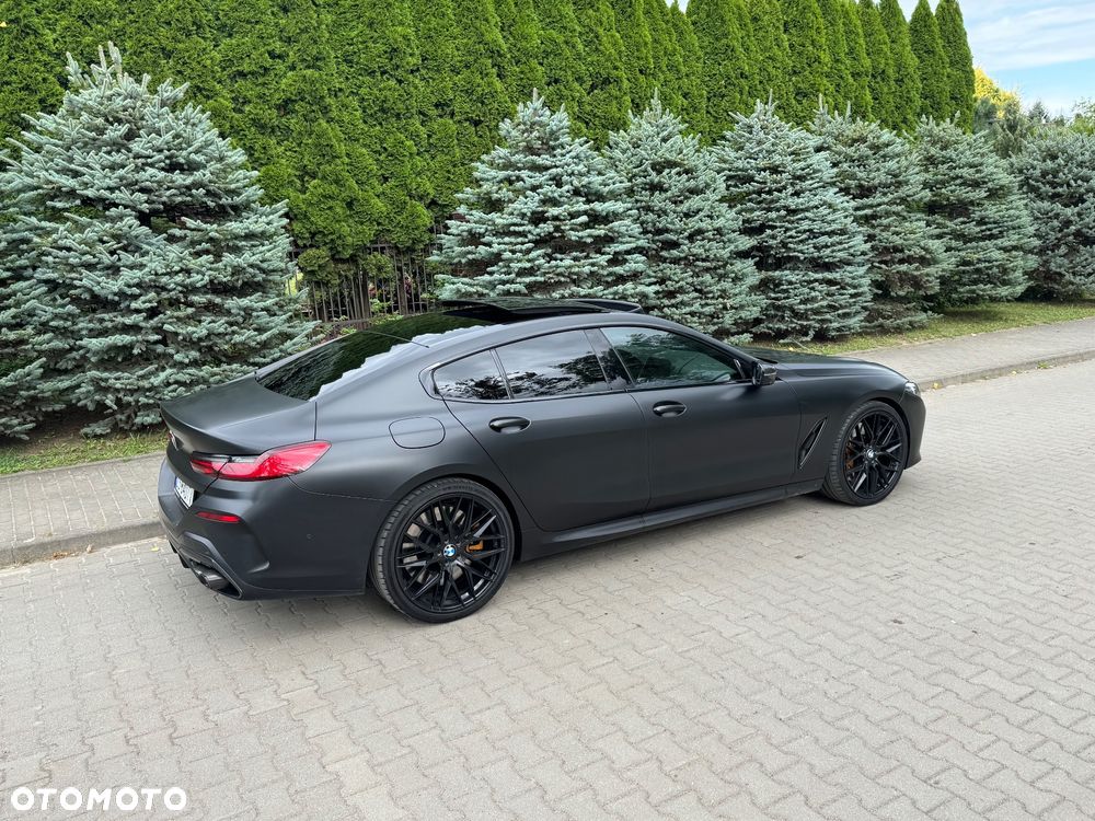 BMW Seria 8 - 32