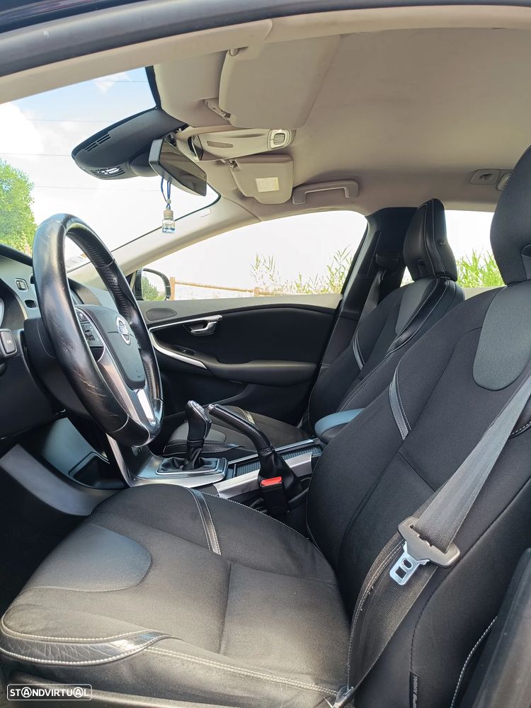 Volvo V40 D2 Momentum - 13