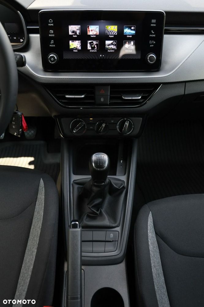 Skoda Scala 1.0 TSI Essence - 24