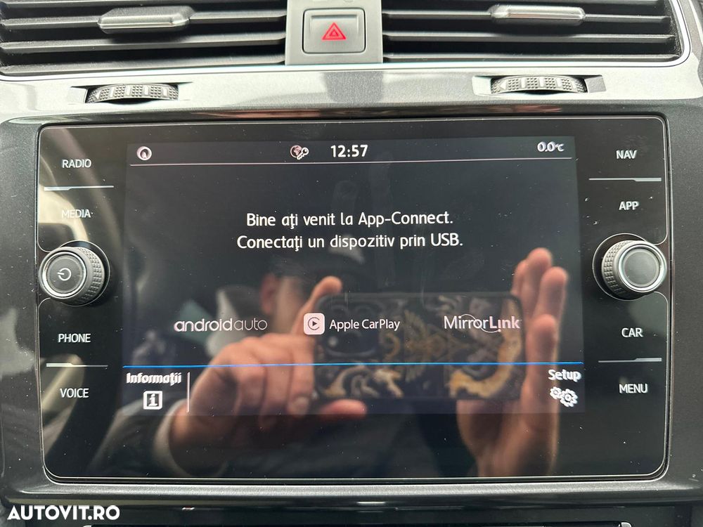 Volkswagen Golf Variant 2.0 TDI SCR 4Motion DSG Highline - 8