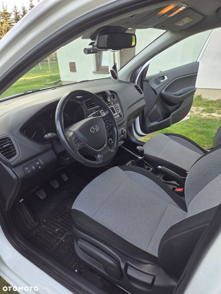 Hyundai i20 1.2 Intro Edition - 22