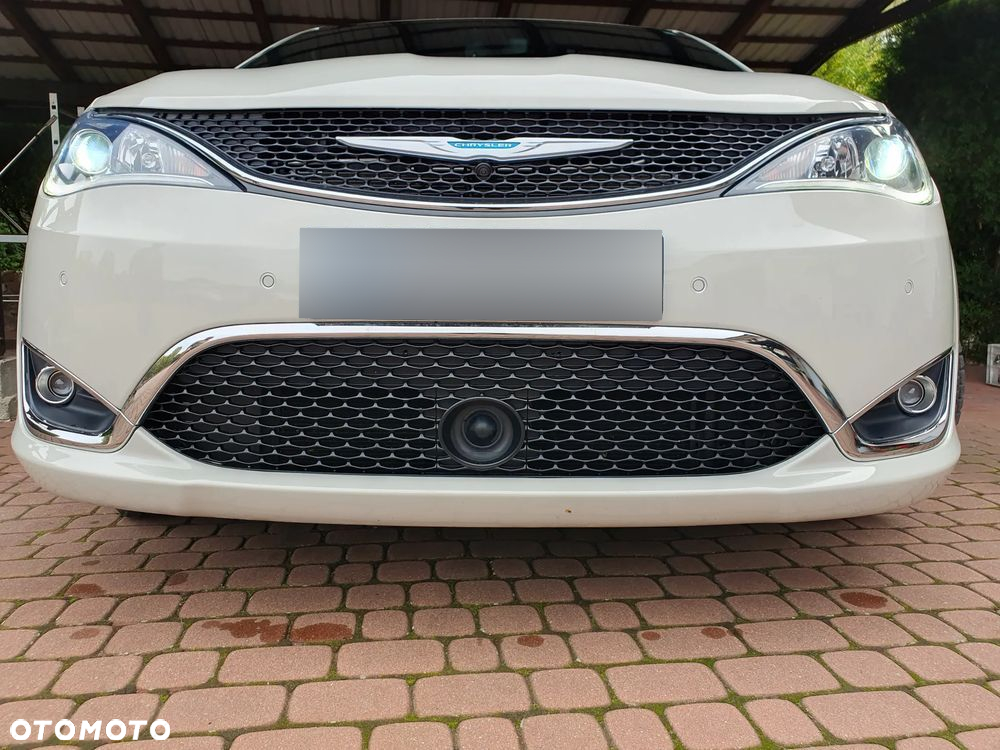 Chrysler Pacifica - 8