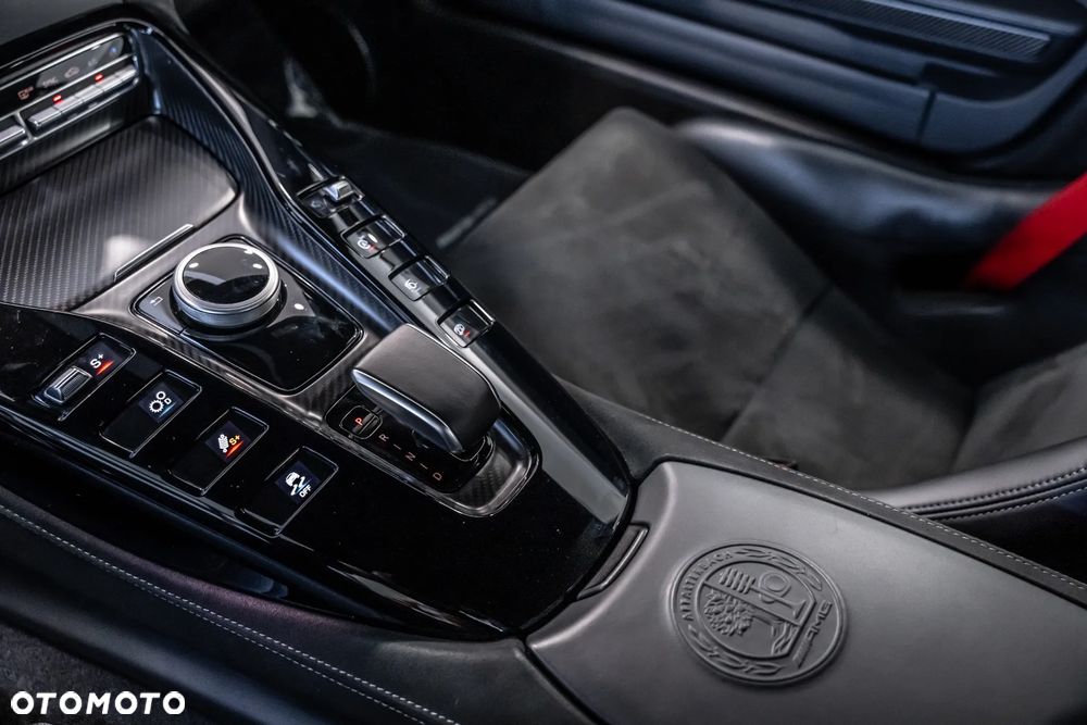 Mercedes-Benz AMG GT R - 29