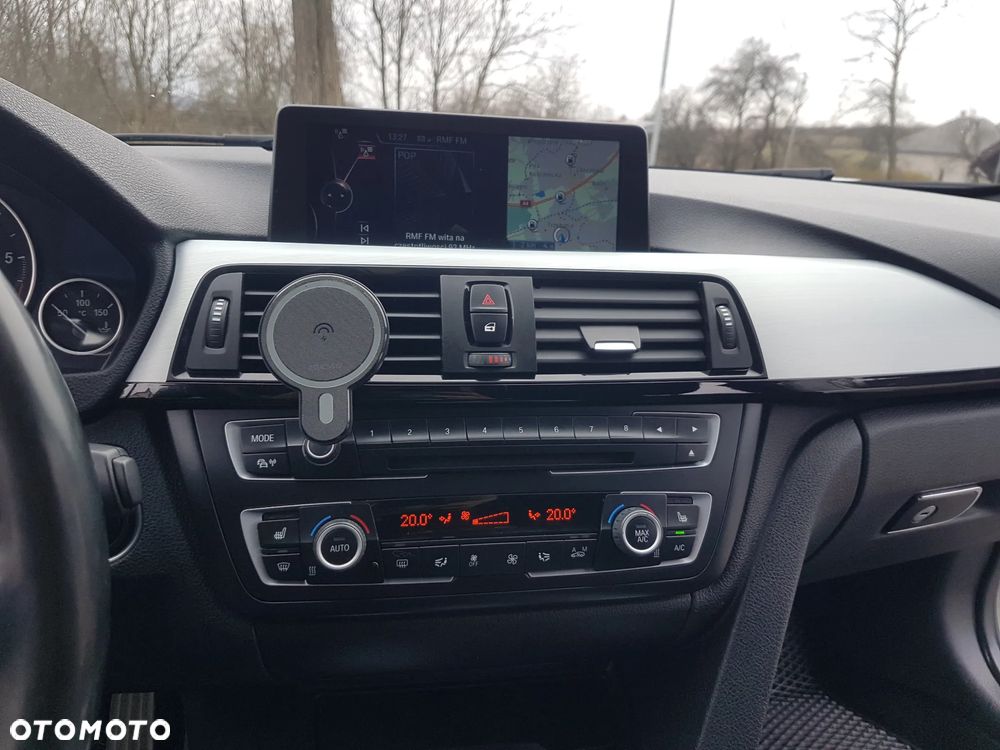 BMW Seria 3 330d xDrive Sport-Aut Sport Line - 26