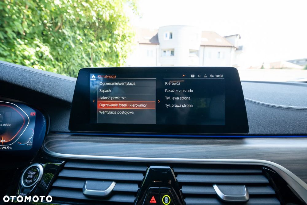BMW Seria 5 520d xDrive - 12