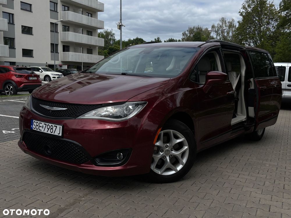 Chrysler Pacifica - 7