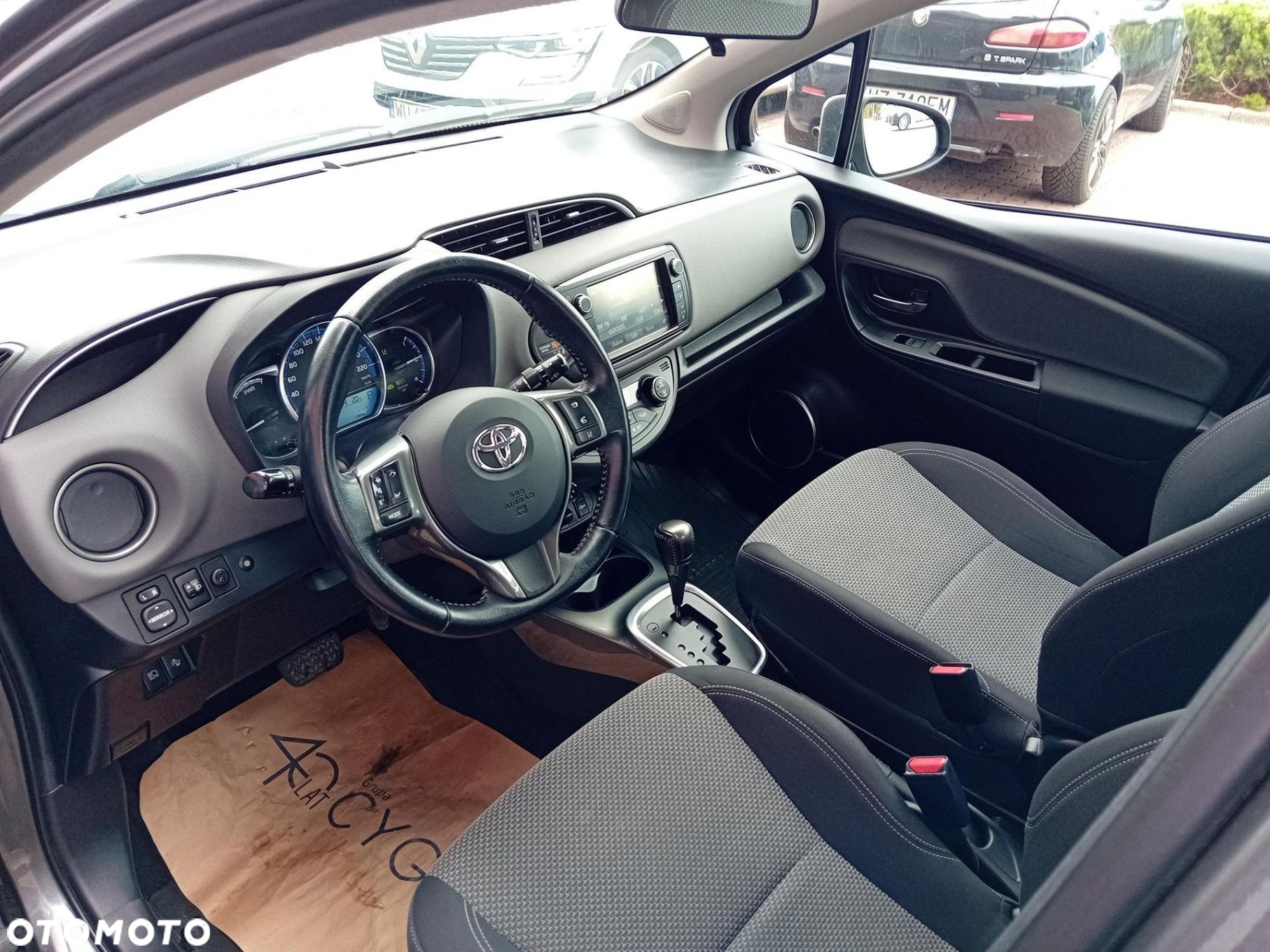 Toyota Yaris - 12