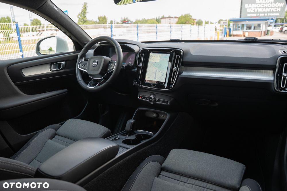 Volvo XC 40 B3 B DKG Plus Bright - 22