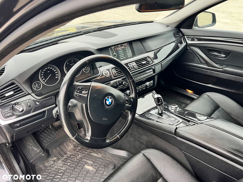 BMW Seria 5 525d - 7