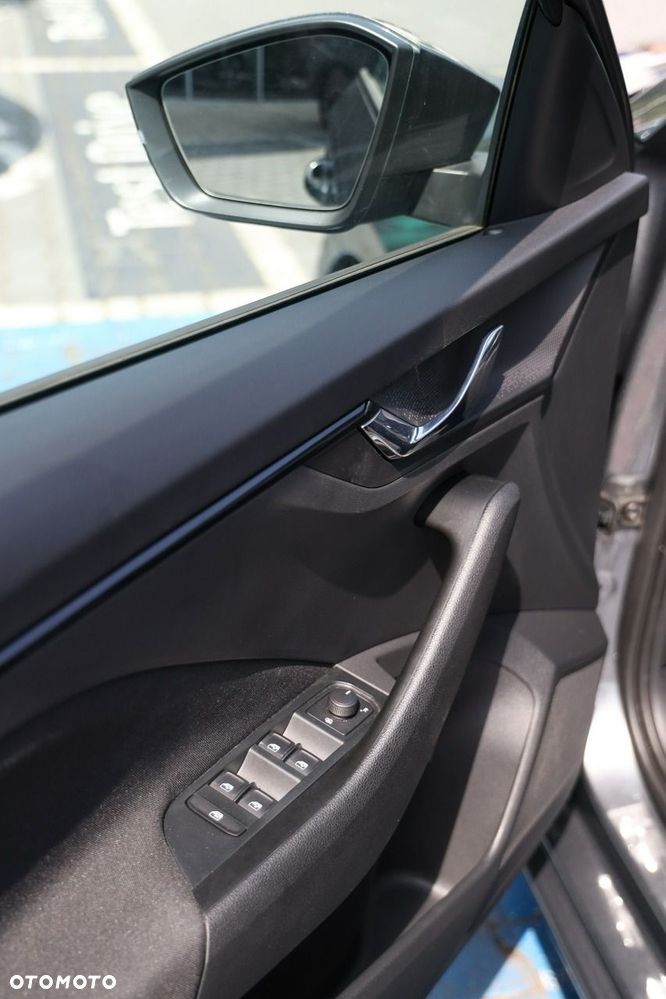 Skoda Scala 1.0 TSI Essence - 10