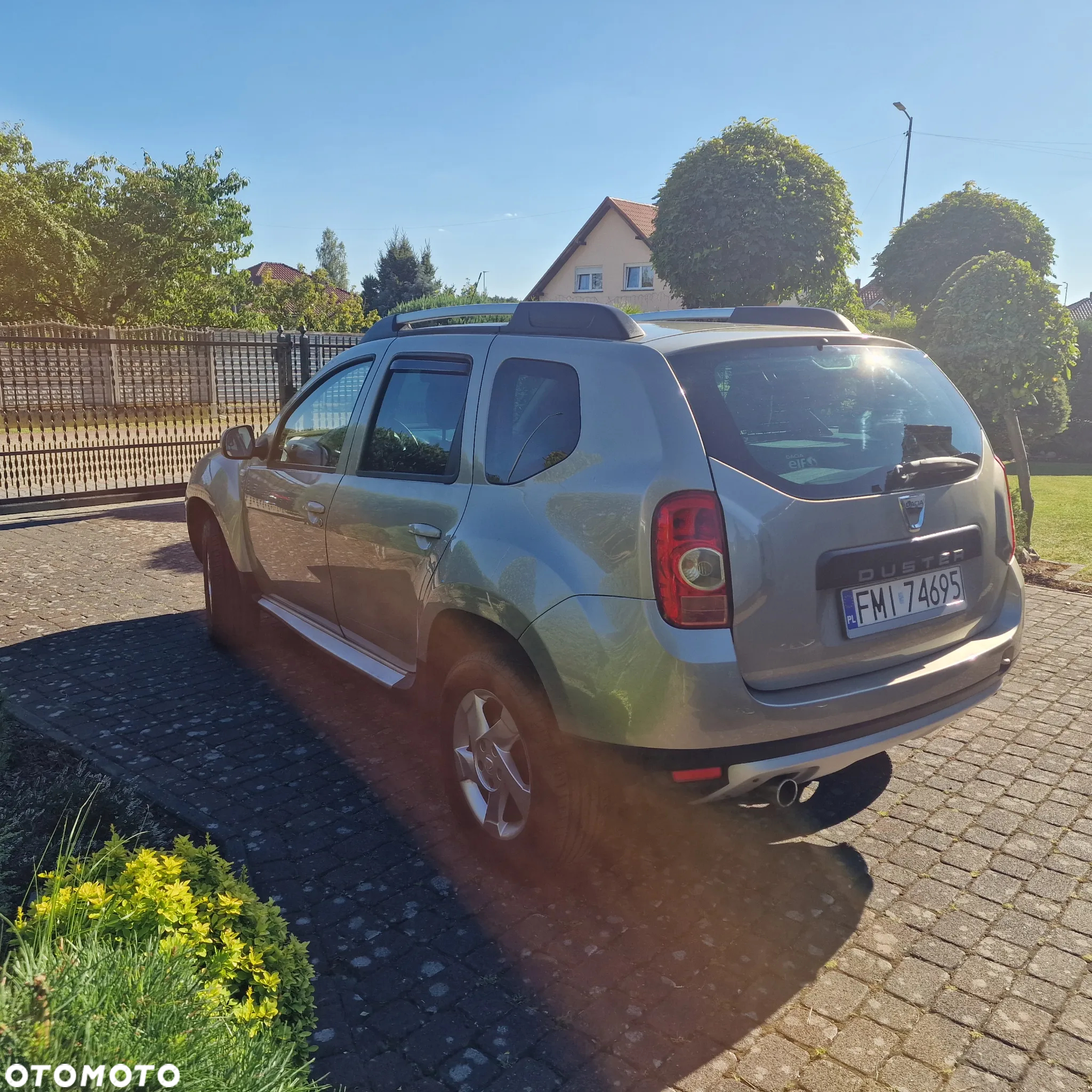 Dacia Duster 1.6 16V 4x2 Laureate - 4