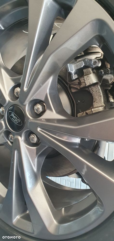 Ford Kuga - 32