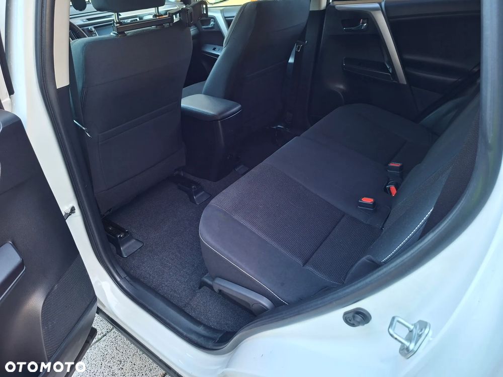 Toyota RAV4 - 9