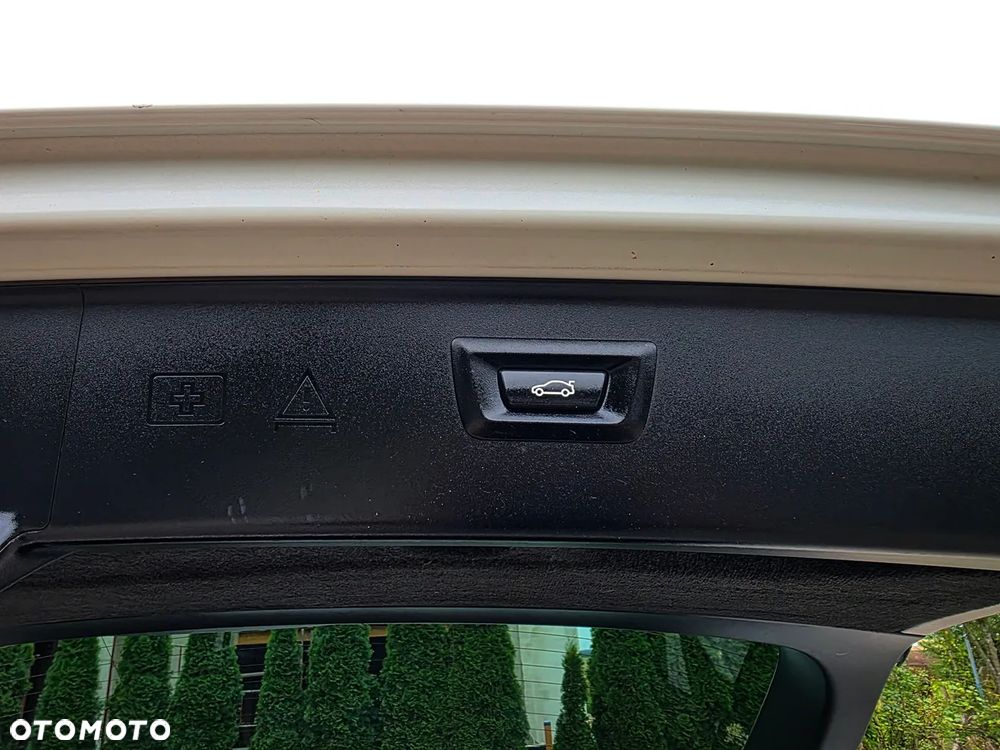 BMW Seria 5 520d - 29