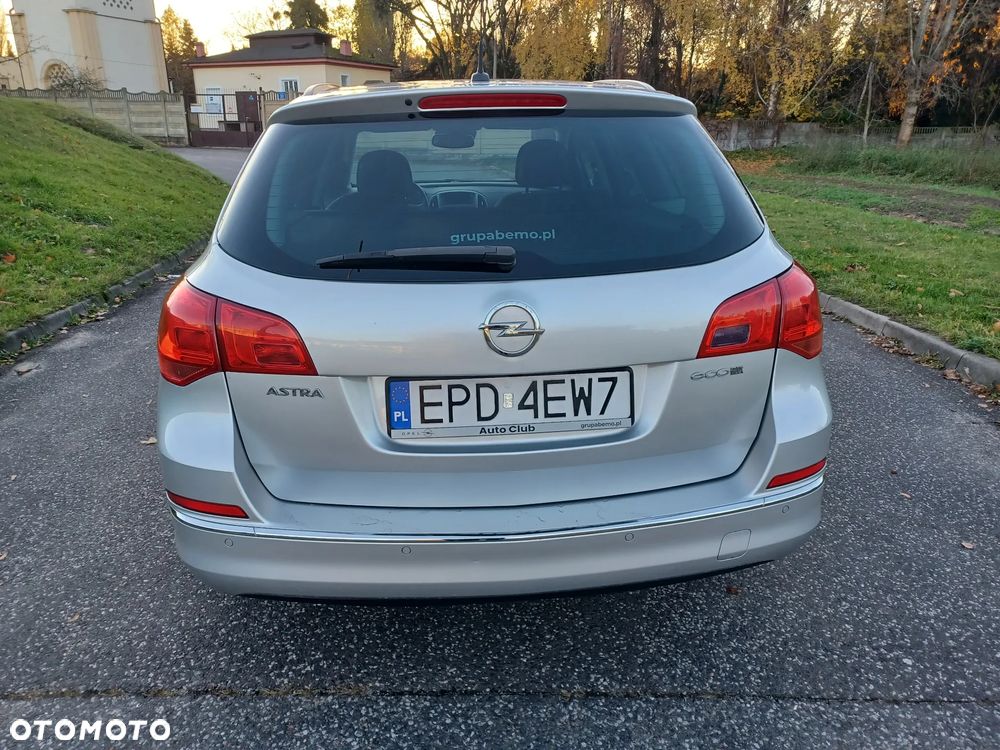 Opel Astra IV 1.6 CDTI Cosmo - 13