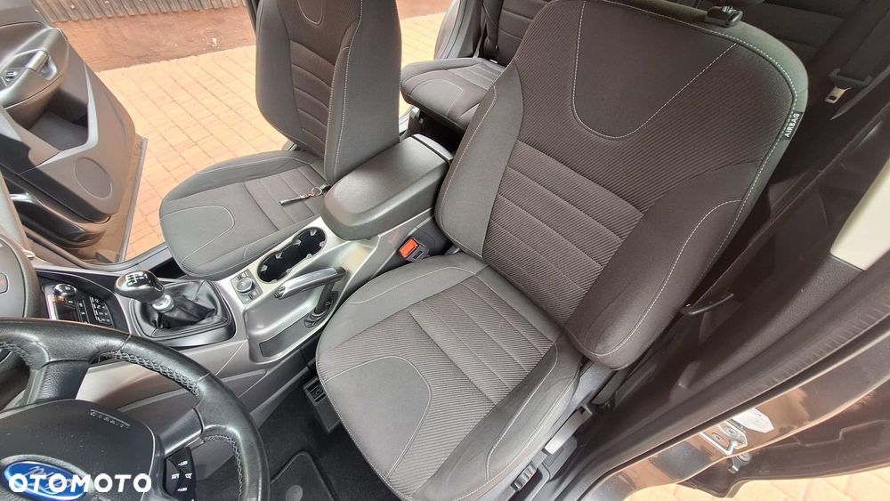 Ford Kuga 2.0 TDCi 2x4 Trend - 26
