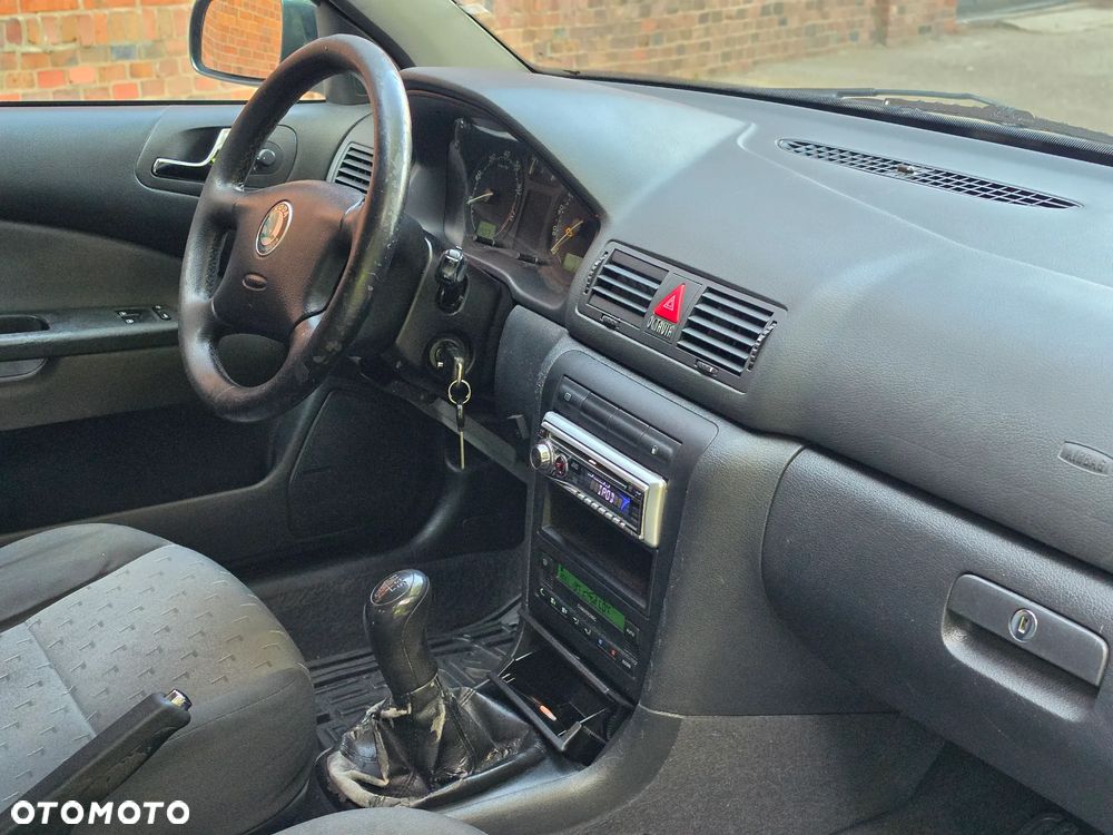 Skoda Octavia 1.6 Elegance - 6