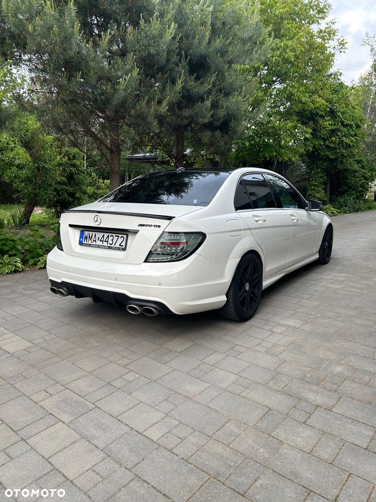 Mercedes-Benz Klasa C 350 CGI BlueEff Elegance - 1