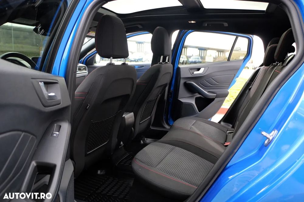 Ford Focus 1.0 EcoBoost Start-Stopp-System ST-LINE DESIGN - 17