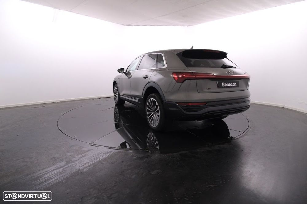 Audi Q8 e-Tron 55 quattro Advanced - 5