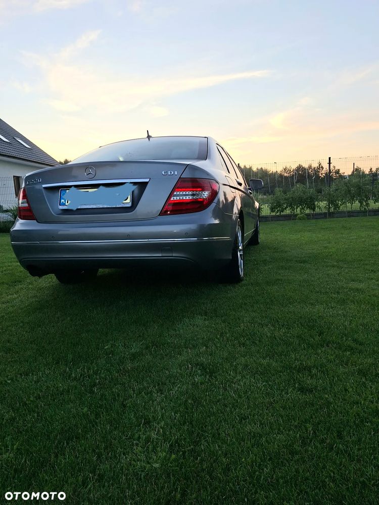 Mercedes-Benz Klasa C 200 CDI BlueEff Avantgarde - 4