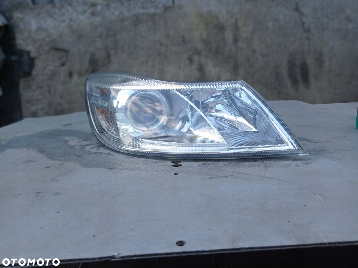 Lampa Prawa Przód Skoda Octavia II Lift Europa - 1