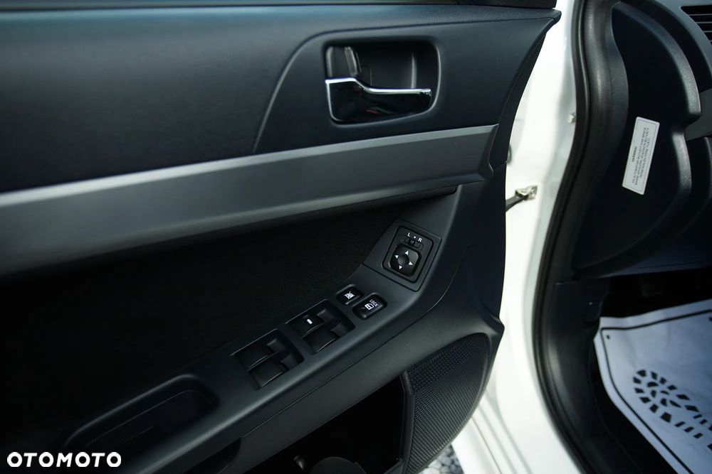 Mitsubishi Lancer 1.8 Clear Tec Intense - 18