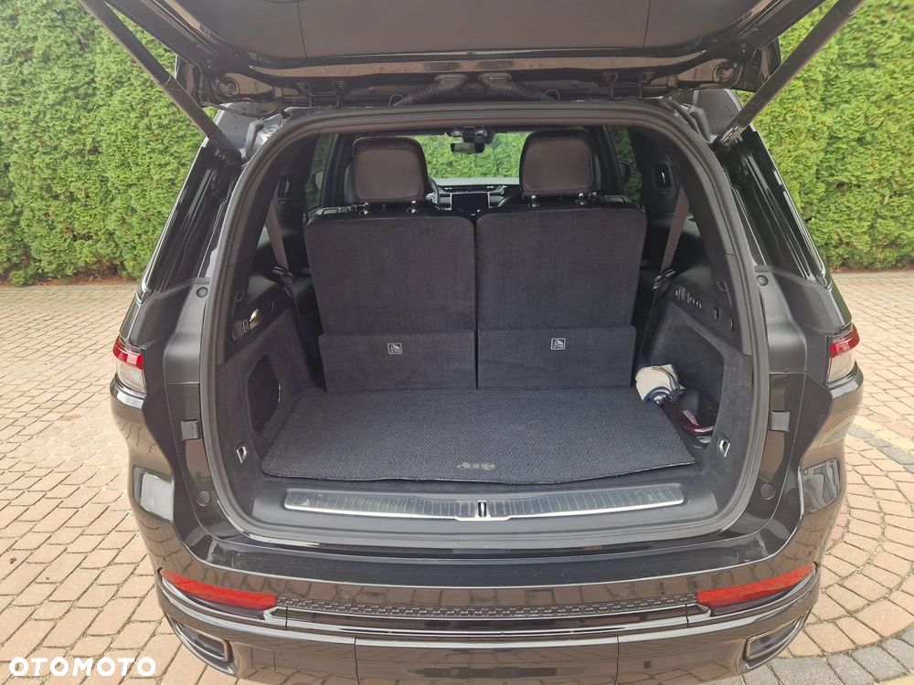 Jeep Grand Cherokee - 27