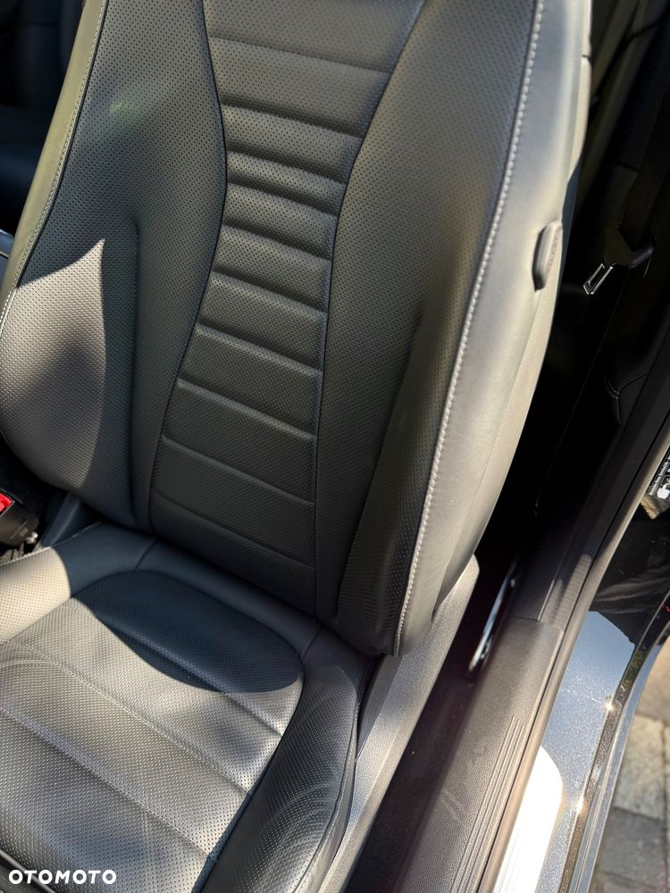 Mercedes-Benz Klasa E 220 d Coupe 4-Matic 9G-TRONIC - 28