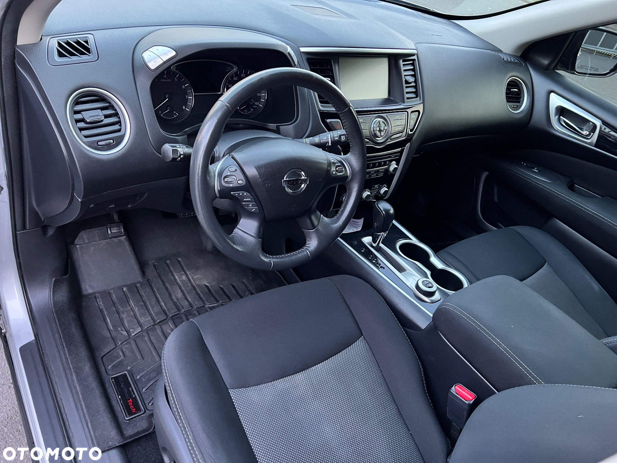 Nissan Pathfinder - 21