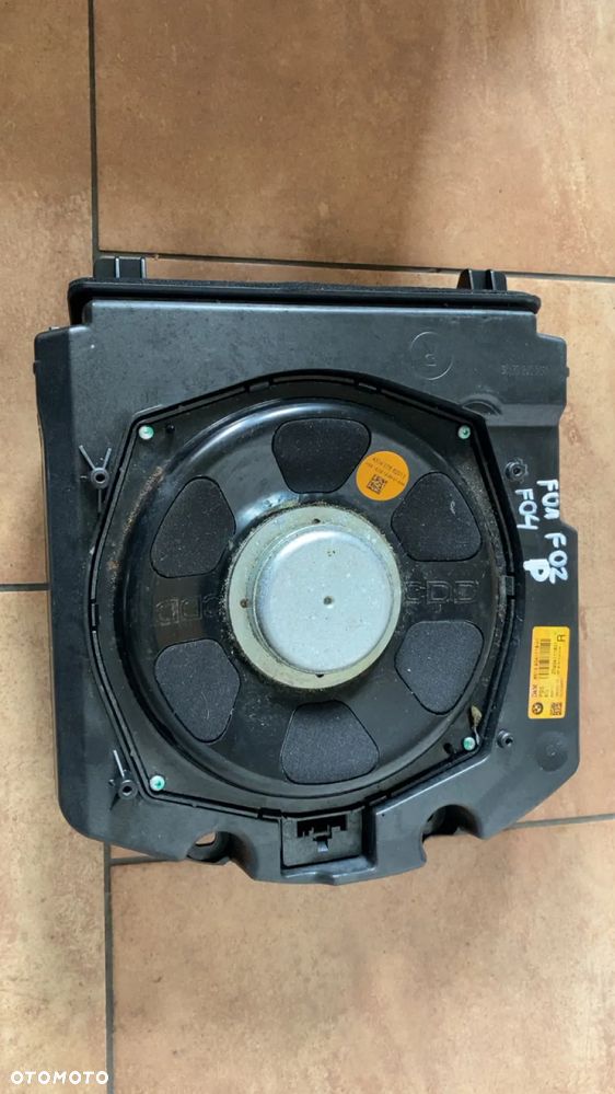 BMW F01 F02 F04 GŁOŚNIK NISKOTONOWY PRAWY 9241118 - 1