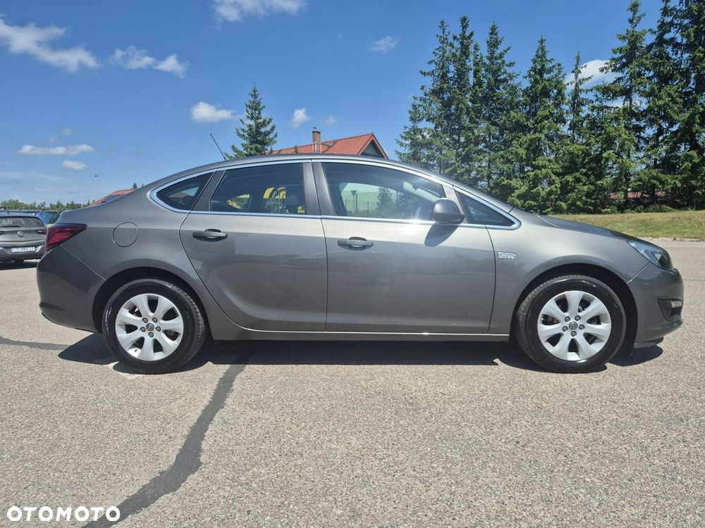 Opel Astra 1.4 T Business - 4