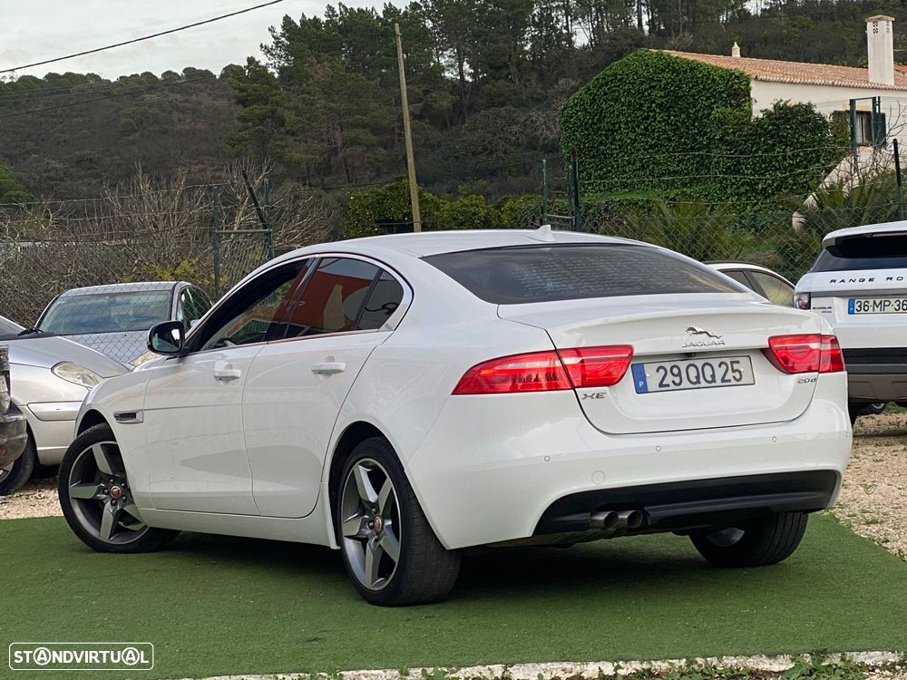 Jaguar XE 2.0 D Prestige Aut. - 4