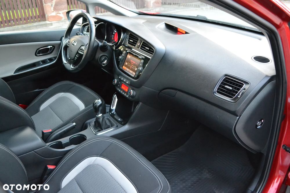 Kia Ceed 1.6 GDI Platinum Edition - 21