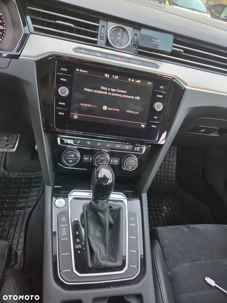 Volkswagen Passat - 34