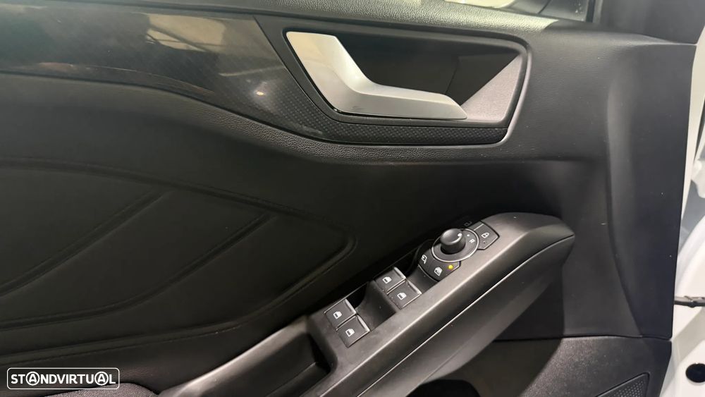 Ford Focus 1.0 EcoBoost MHEV ST-Line - 10