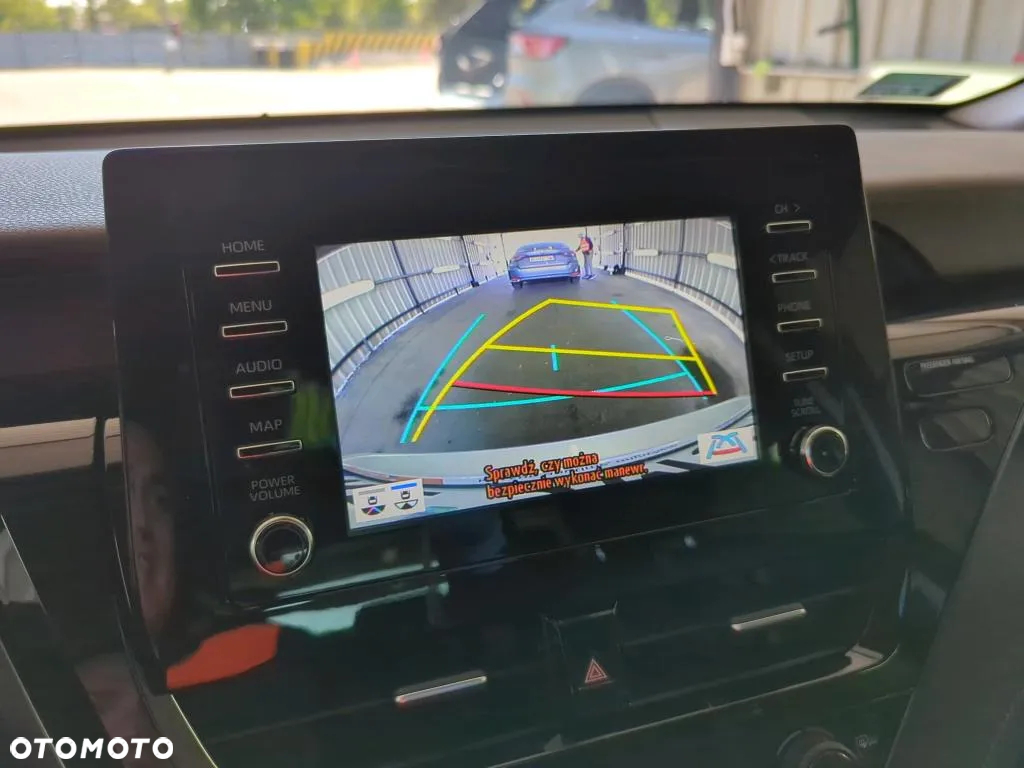 Toyota Camry 2.5 Hybrid Comfort CVT - 5