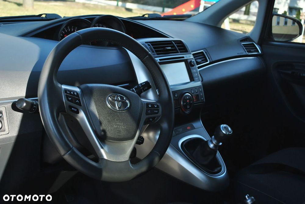 Toyota Verso 1.6 Premium 7os - 15