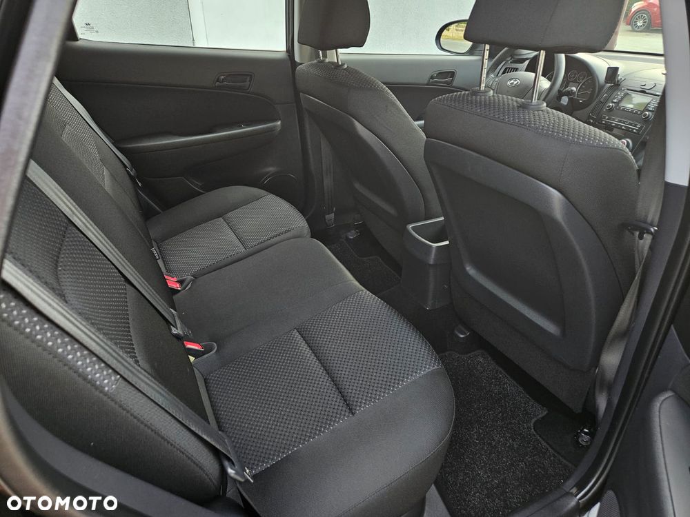 Hyundai i30 1.4 FIFA WM Edition - 16