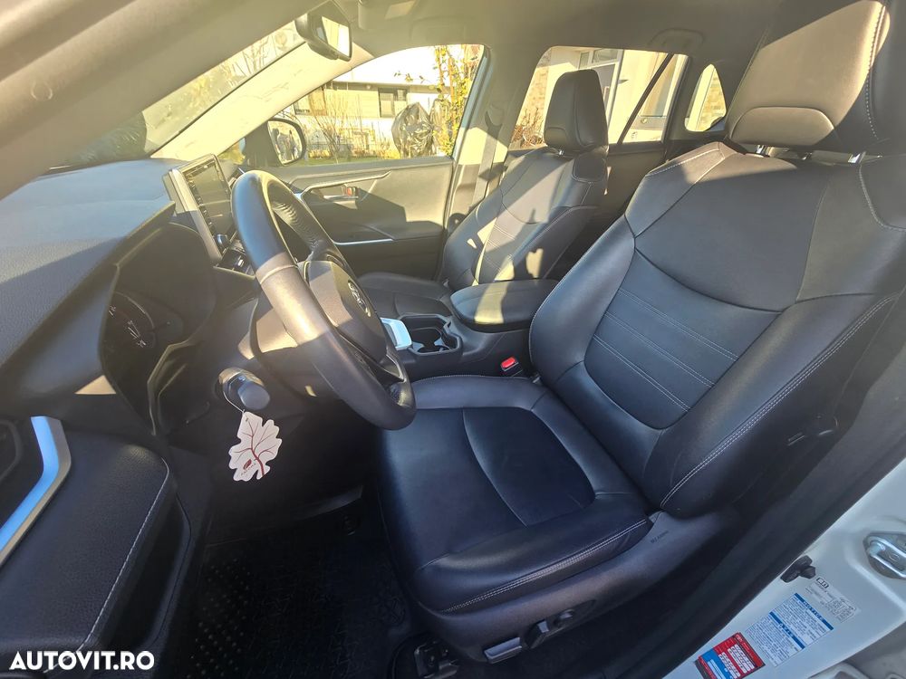 Toyota RAV4 2.0P CVT AWD Luxury - 11